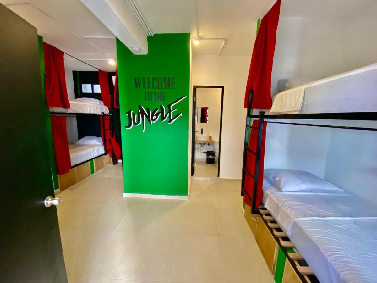 Why Not Rooftop Party Hostel Playa del Carmen Exterior photo